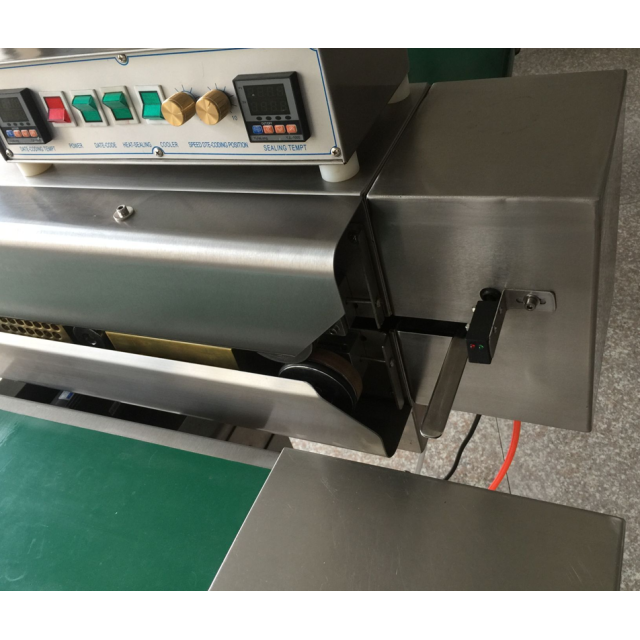 MÁY HÀN MIỆNG TÚI LIÊN TỤC CÓ HÚT CHÂN KHÔNG CBS-980VQ